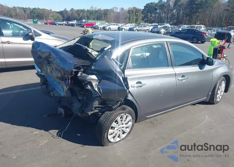 2018 Nissan Sentra S z USA, uszkodzony, nr VIN 3N1AB7AP3JY227373